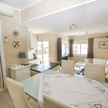 Layes By Interhome דירה קמברילס